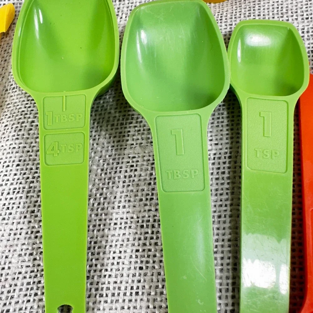 Tupperware Measuring Spoons Spatula Citrus Peeler Lot Green Yellow Orange Vtg